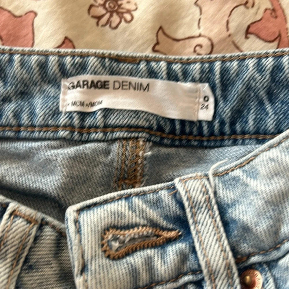 Shorts - Picture 2 of 3